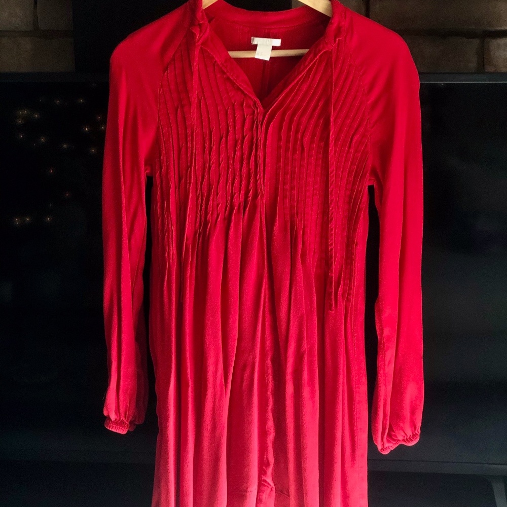 Red above-the-knee H&M dress